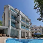 Jupiter 1 Family Hotel 2*