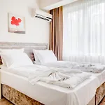 Jupiter 1 Family Hotel