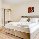 Hotel Jupiter 1 Family