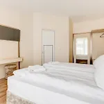 Hotel Jupiter 1 Family