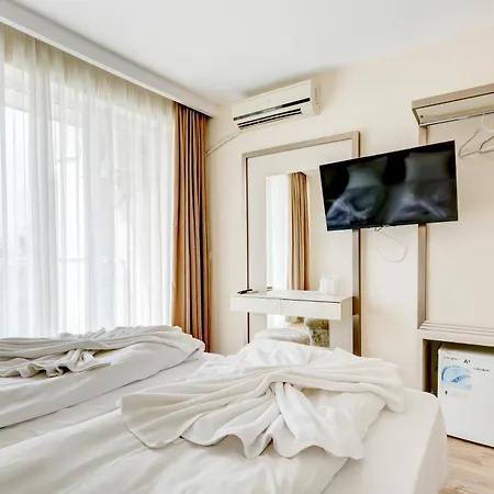Jupiter 1 Family Hotel