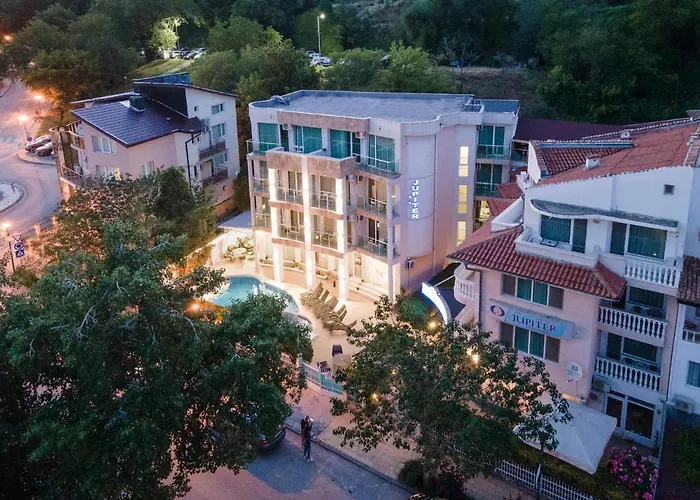 Jupiter 1 Family Hotel