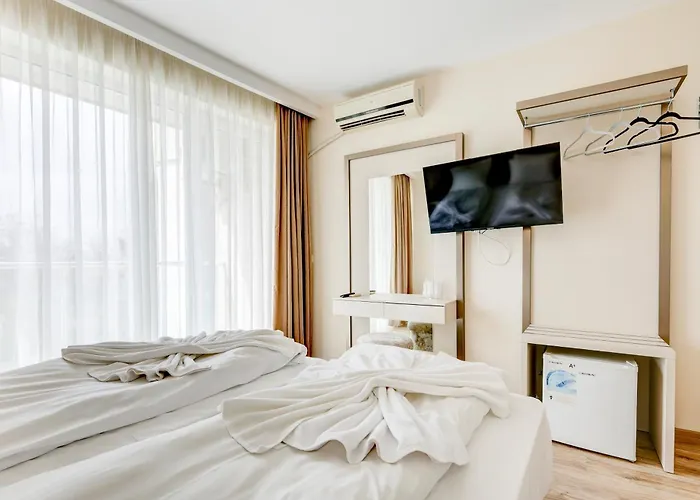 Jupiter 1 Family Hotel